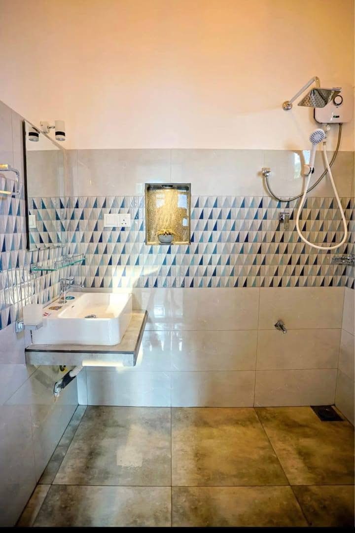 House For Sale - Image 9