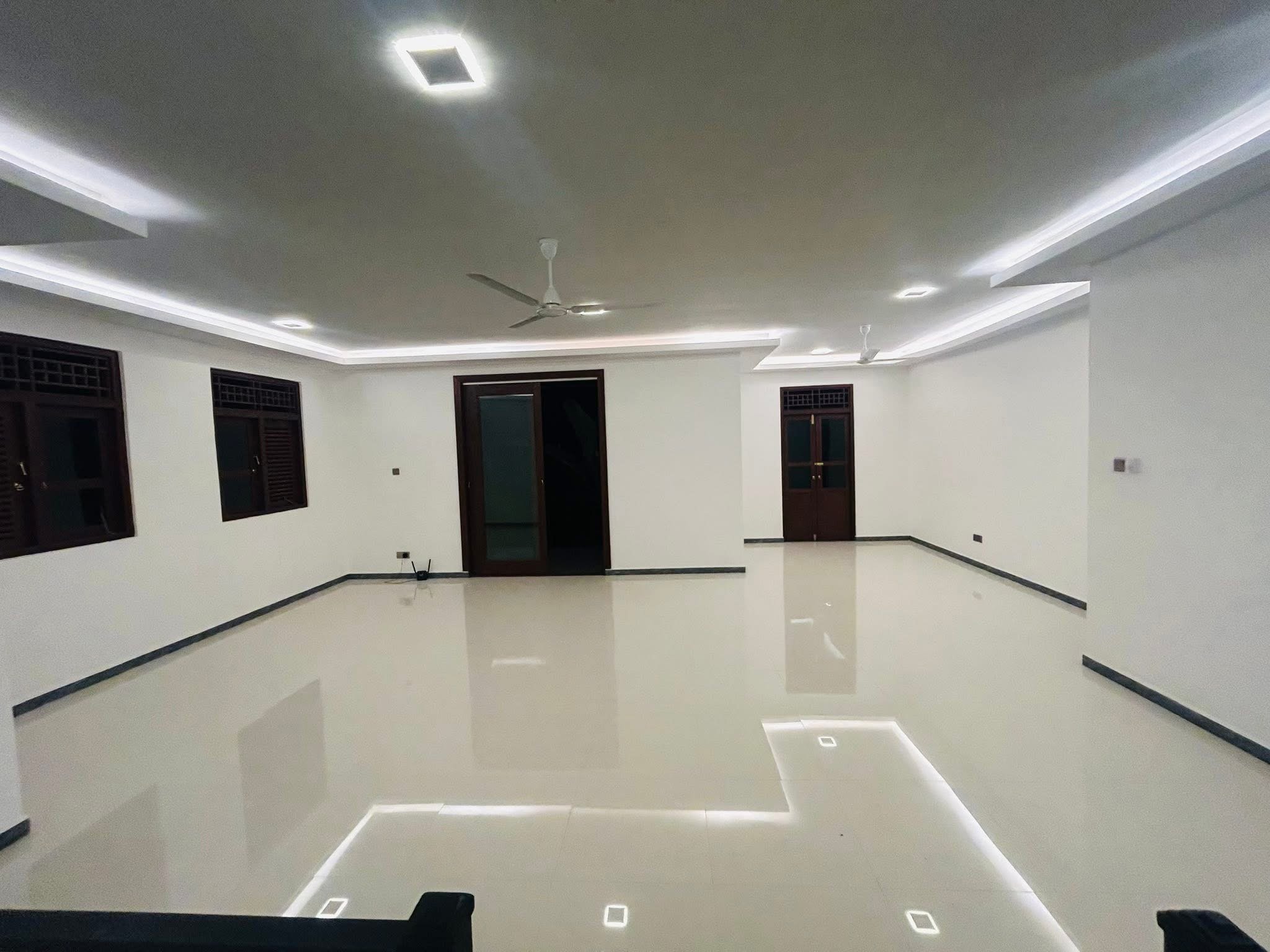 House for sale - Image 10