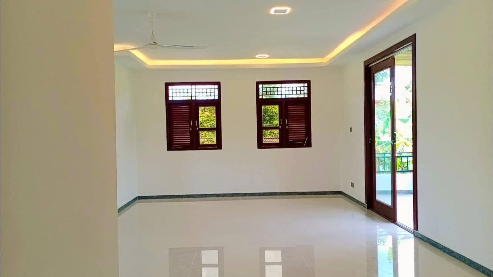 House for sale - Image 7