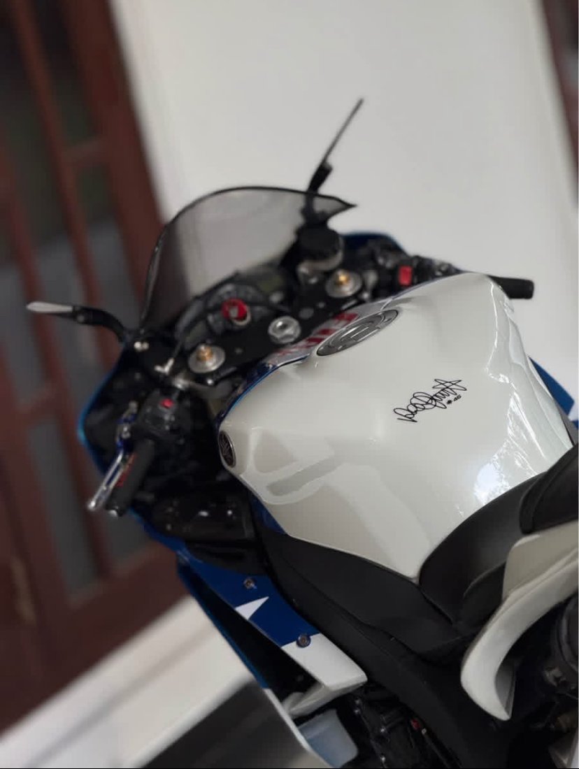 Yamaha YZF R1 2008 - Image 4